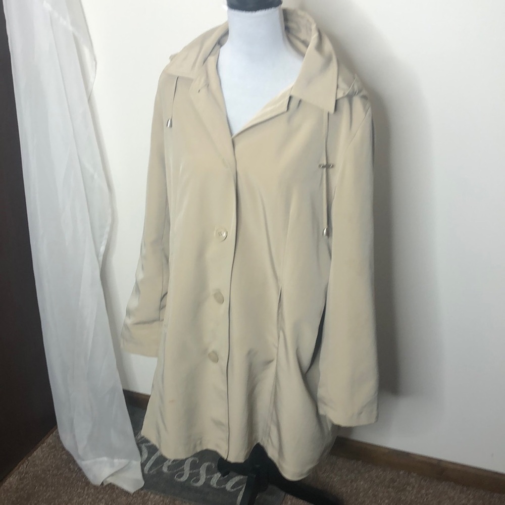 Regent park tan button up trench coat size large​